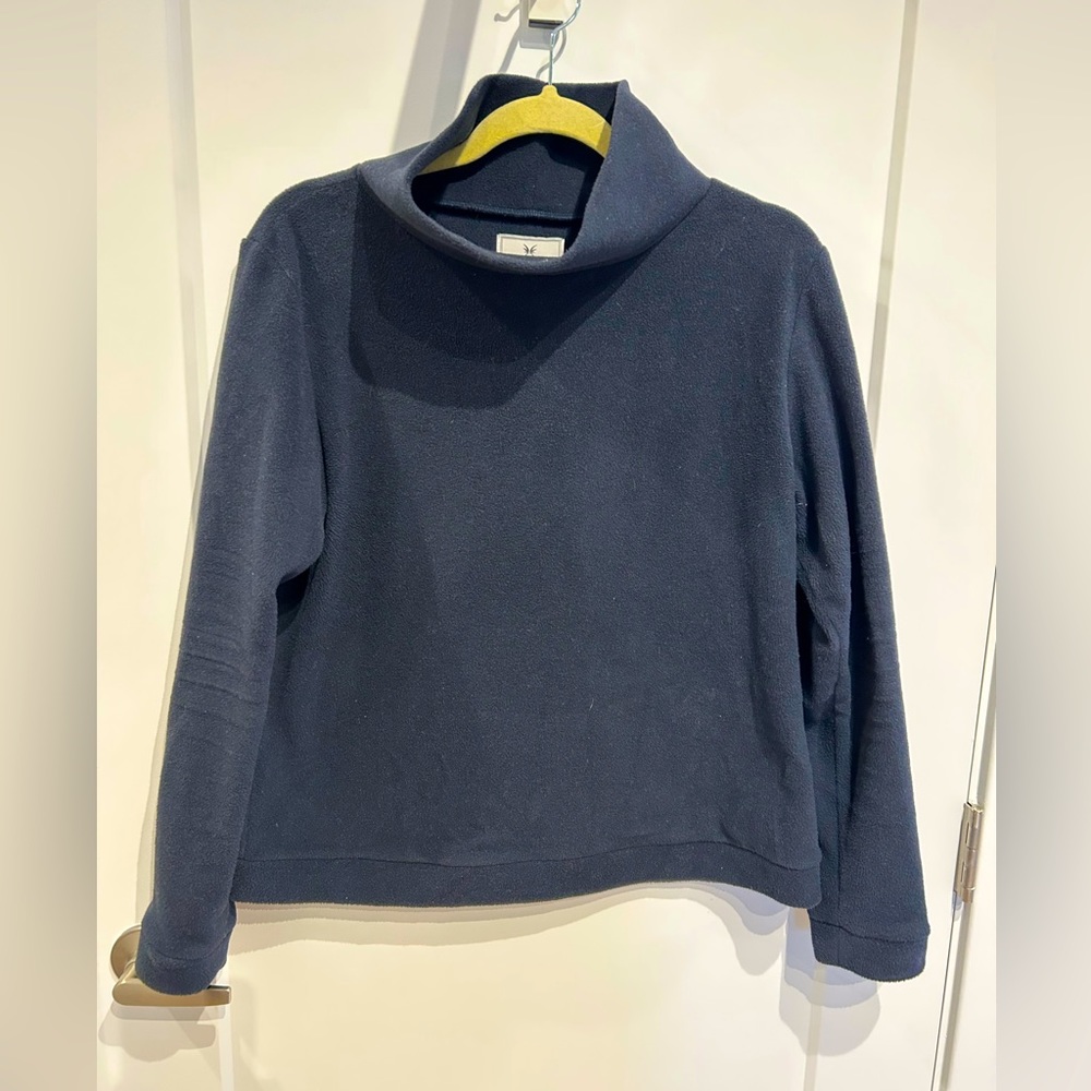 Dudley Stephens Park Slope Turtleneck in Navy. Vello fleece. Size Large.